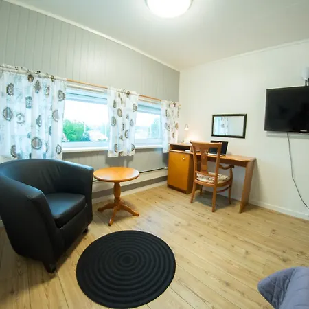 Polar Hotell 3*